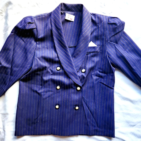 Vintage in cinQ Blazer & Pants - Picture 2 of 7